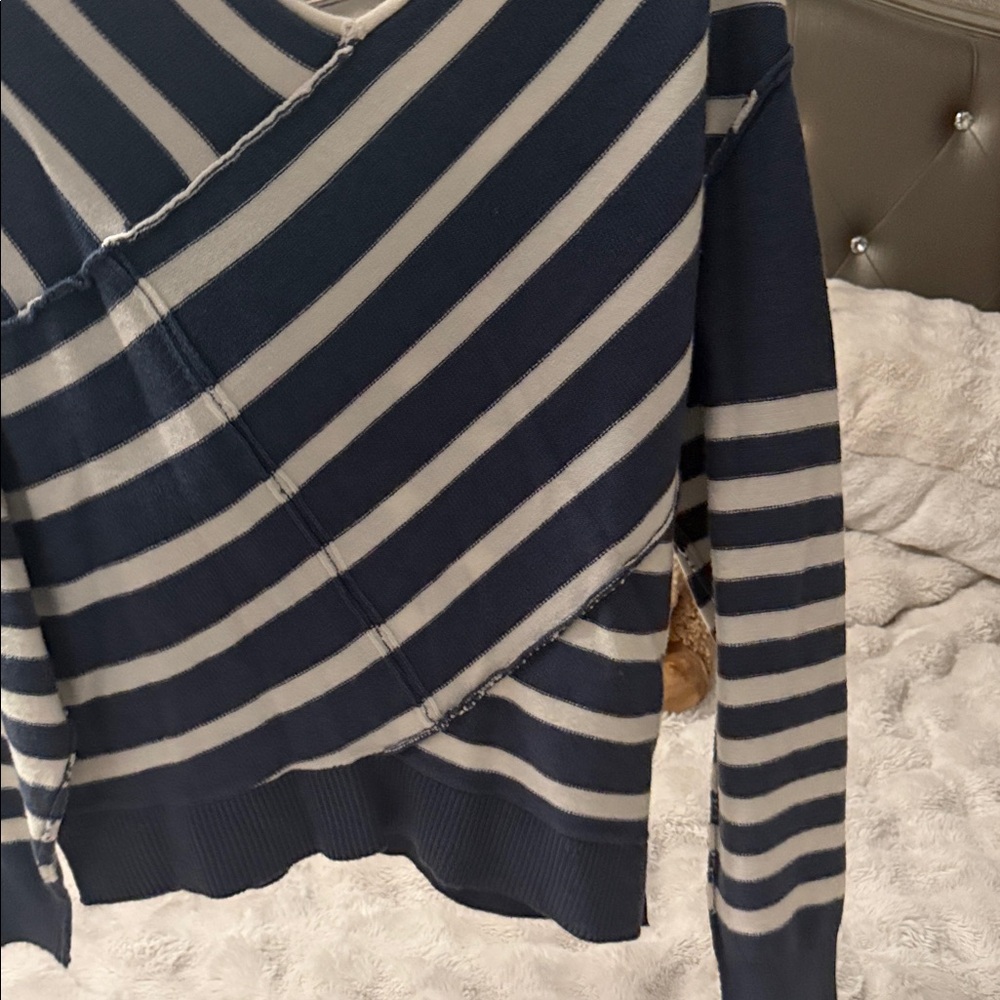 BKE Blue and White Striped V-Neck Sweater - Picture 3 of 6